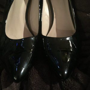 9 Black patent leather pumps